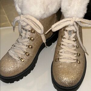 Katy Perry Gold Glitter Ivory Faux Fur Boots EUC sz 7